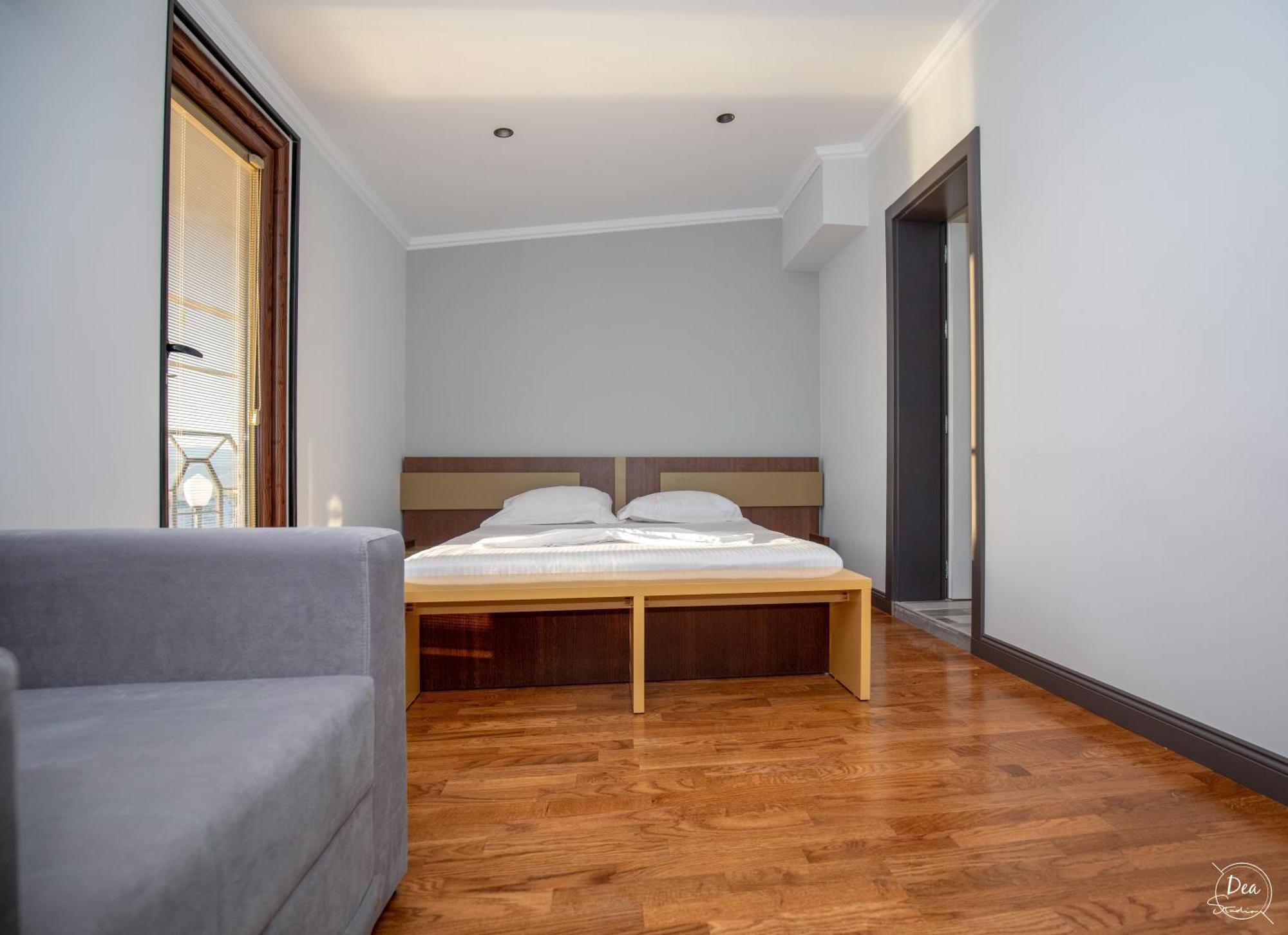 Suite Terrace Rooms & Apartments Korce Exterior foto