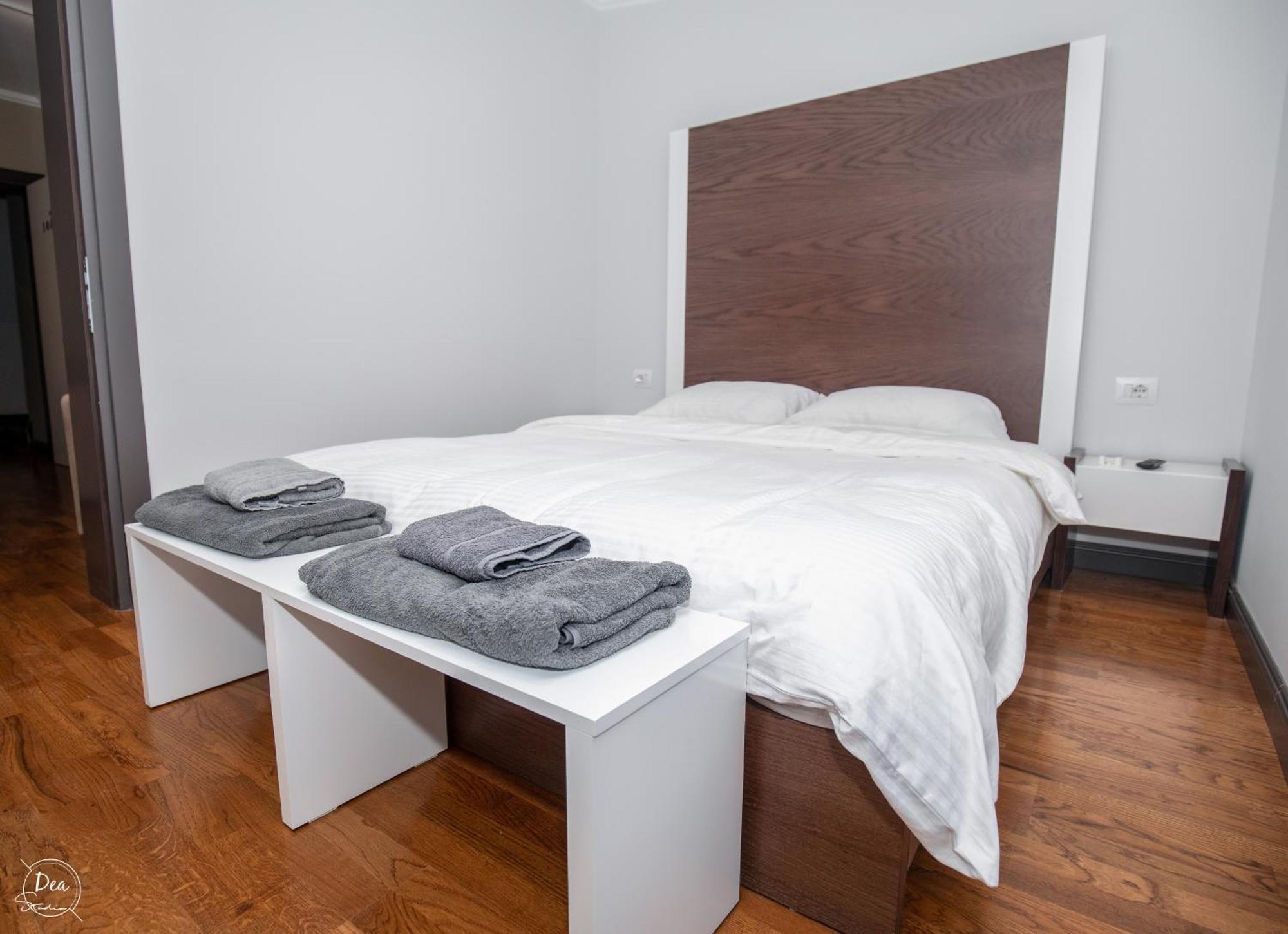 Suite Terrace Rooms & Apartments Korce Exterior foto