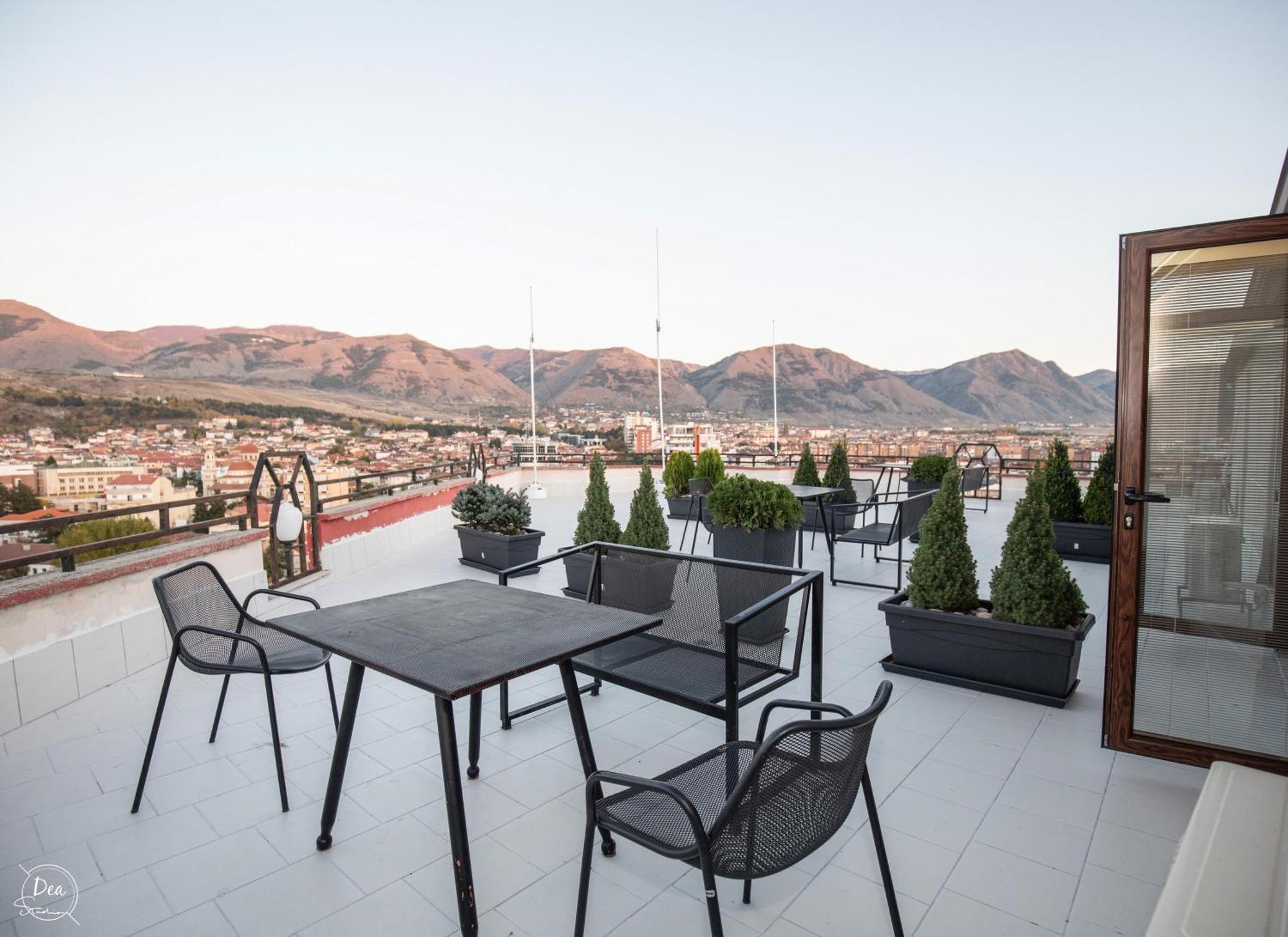 Suite Terrace Rooms & Apartments Korce Exterior foto