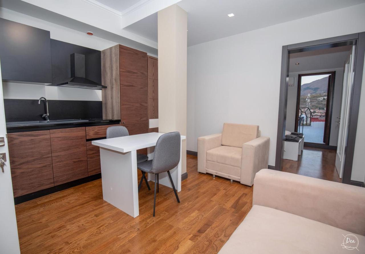 Suite Terrace Rooms & Apartments Korce Exterior foto