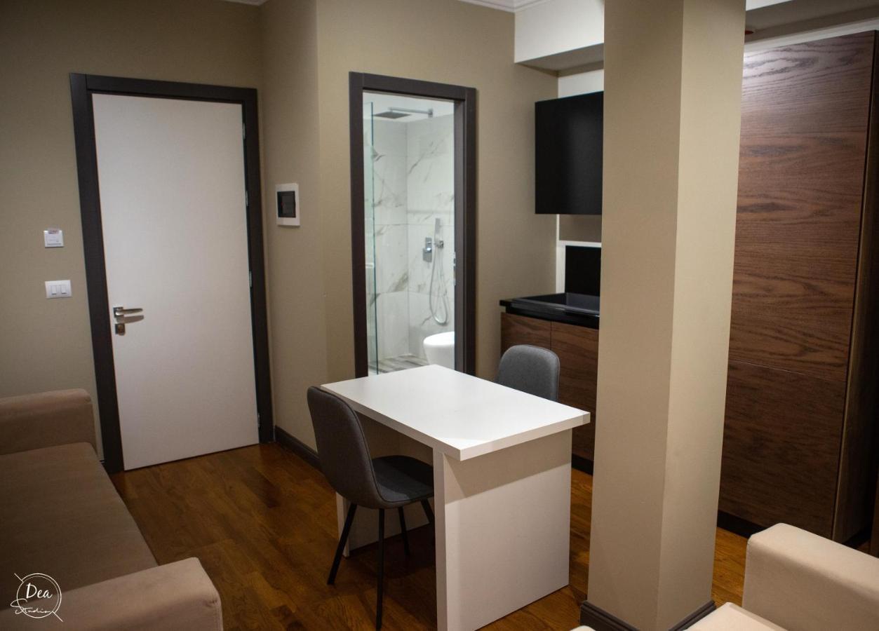 Suite Terrace Rooms & Apartments Korce Exterior foto